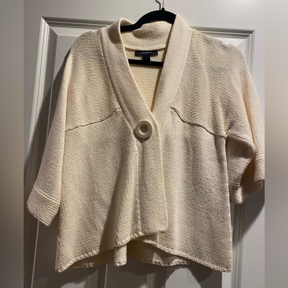 Express Cream Short sleeve Sweater Cardigan with Button Accent Sz S - Picture 1 of 2